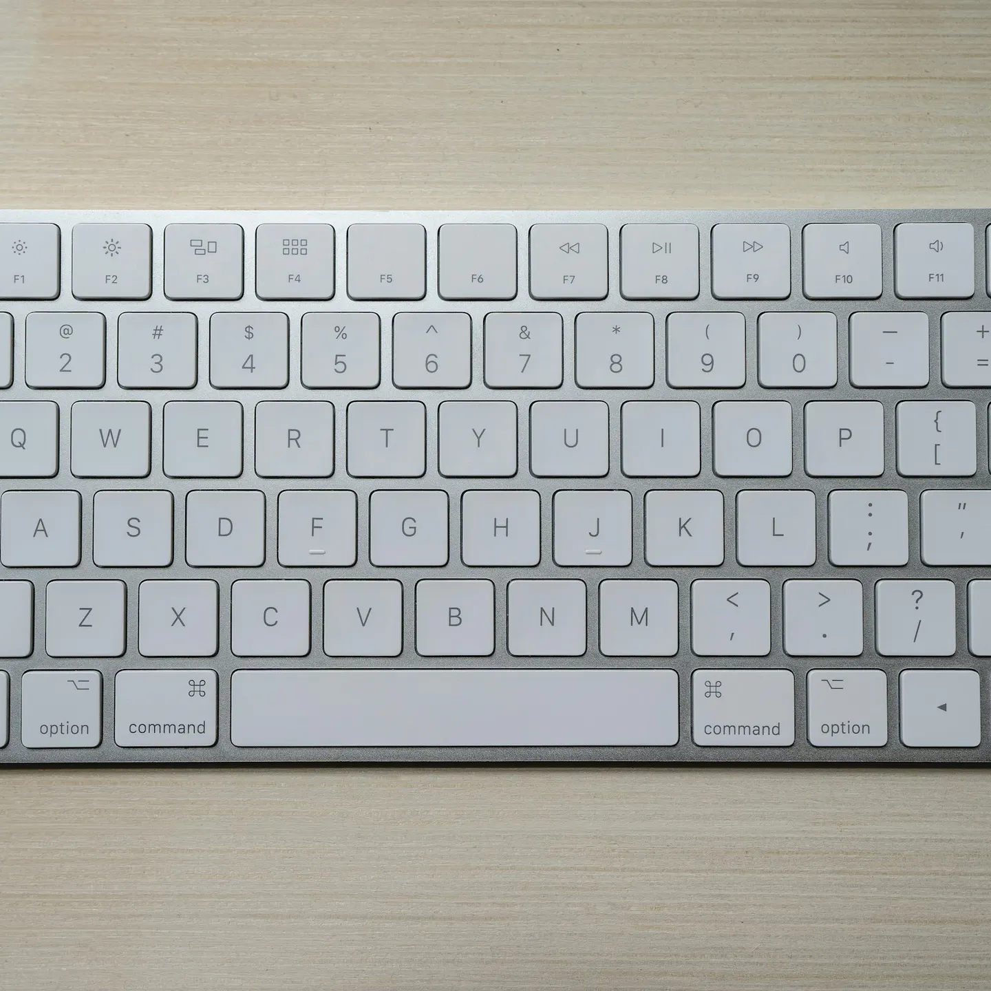 Teclado slim branco sem fios